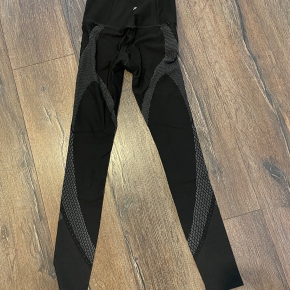 Mapped out high rise tight - Picture 2 of 4